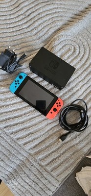 Nintendo Switch 32GB Konsole 2020 Schwarz mit Dock Joy-Con Blau/Rot HDMI