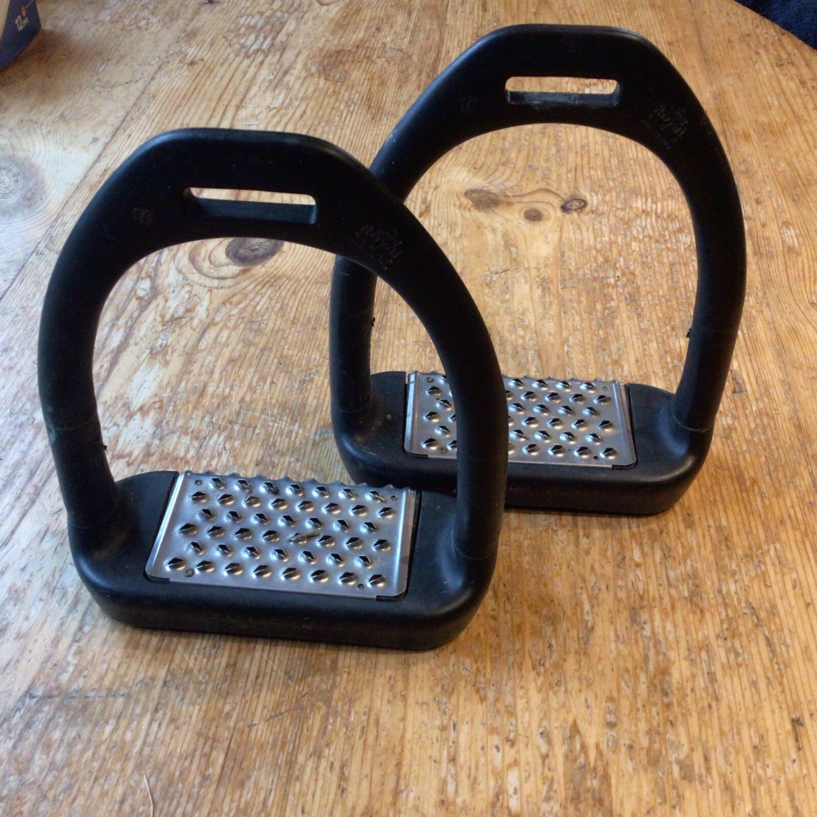 Royal Rider Perfect Flex Stirrups Stirrup Irons Black 4 3/4” Wide eBay