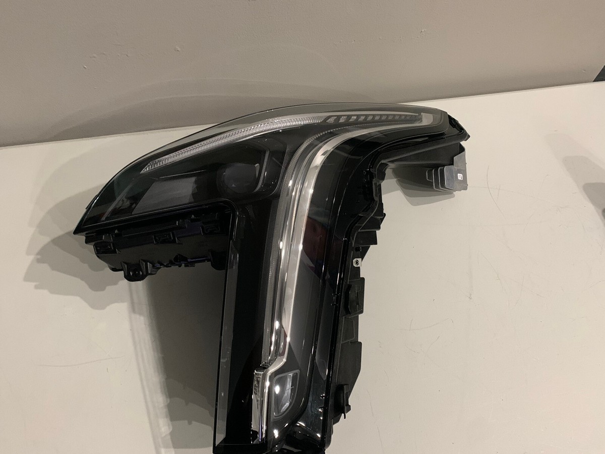 124-AMGタイプエヤロセツト販売ーOEM 2019 2020 2021 Cadillac XT4 Left Headlight LED NEW OEM 421264547