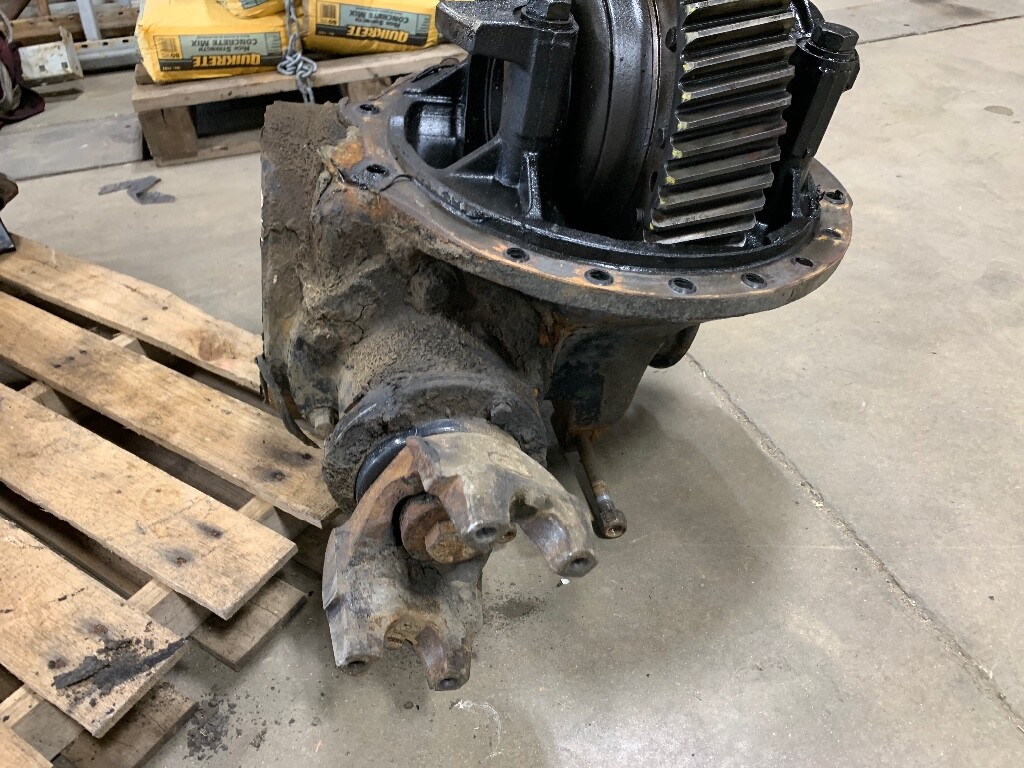 Mack CRD93 Rear Differential 64KH5104 Ratio 3.93 From 2004 Mack CRD93 Rear Differential 64KH5104 Ratio 3.93 From 2004