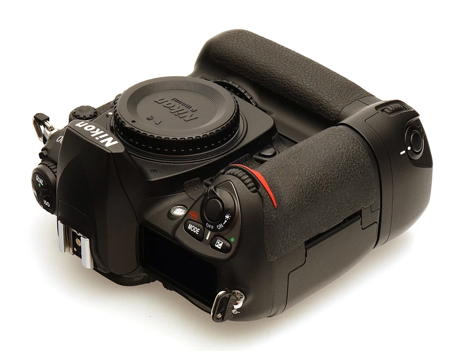 Nikon DSLR Kamera D200 Gehäuse / Body mit 10.2 Megapixel APS-C Sensor + Griff - Bild 4 von 4