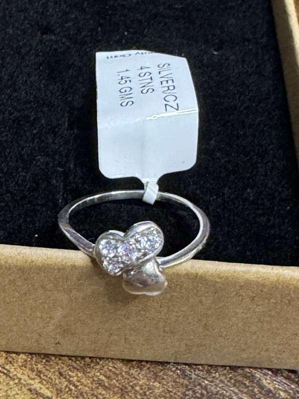 925 STERLING Double SILVER HEART SHAPE  RING  SIZE 7 With cZ