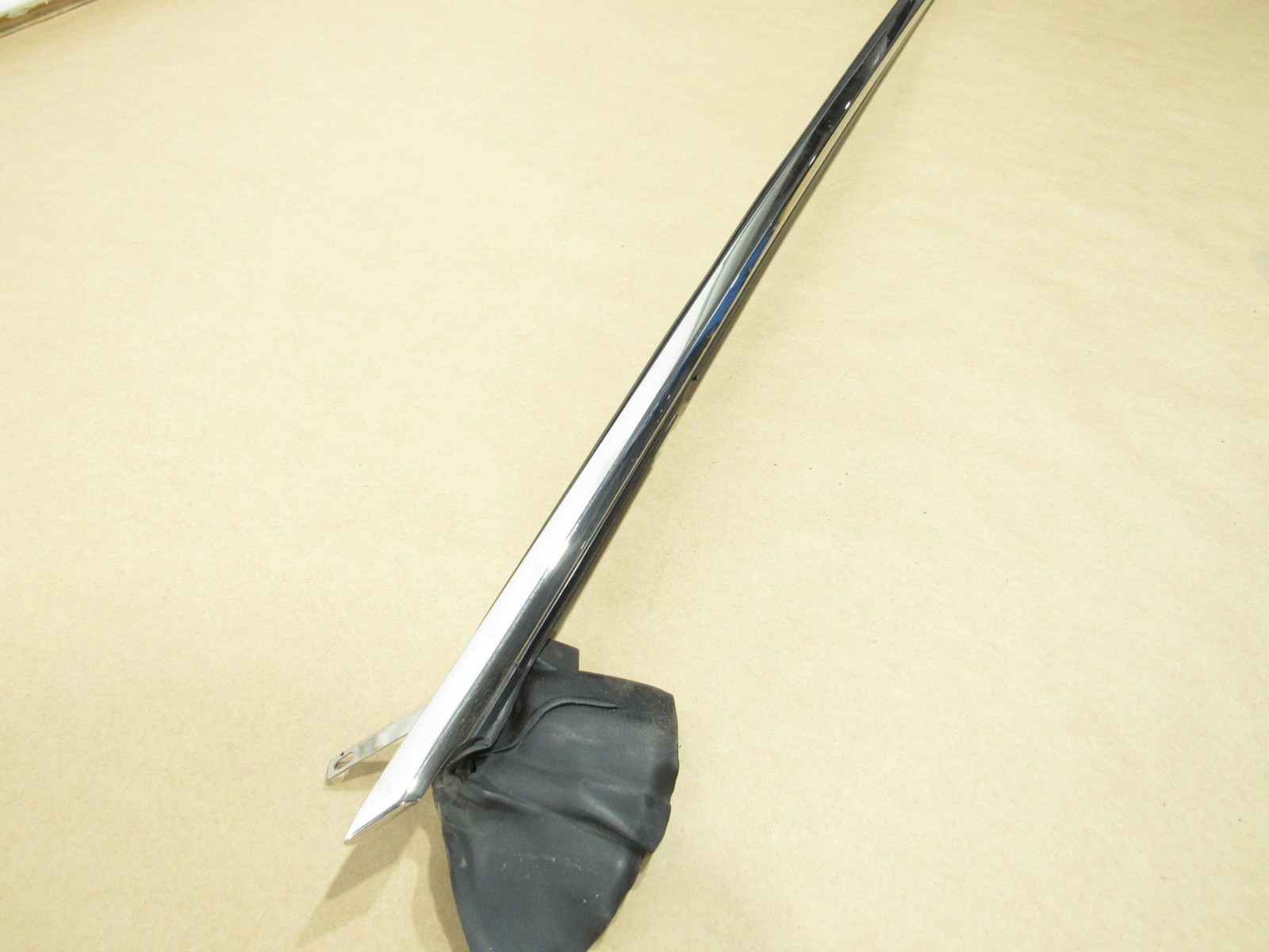 12-18 Bentley Continental GT W12 2015 Right Door Weatherstrip Seal Molding ; :A
