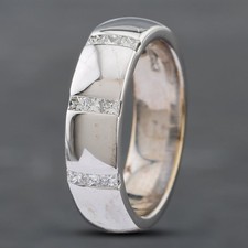 Second Hand 18ct White Gold Princess Cut Diamond Set D Shape 5mm Wedding Ring...