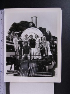 LOT: 6 1974 THE BRADY BUNCH Type 1 TV Press Photos