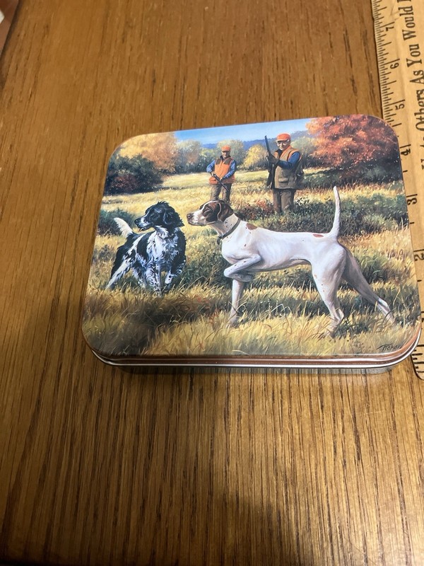 VINTAGE TIN BOX FEATURING BIRD DOGS & HUNTERS