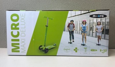 Micro Mini Deluxe LED Three-Wheeled, Lean-to-Steer, Swiss-Designed, Green