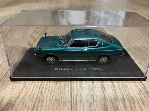 Nissan Violet 1973 – Miniature FIRST:43 échelle 1/43 – Métal Monté – Neuf