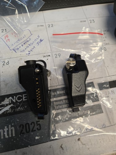 Kenwood TK /NX / EFJ VP6000/8000 portable keyload adapter - Zdjęcie 2 z 2