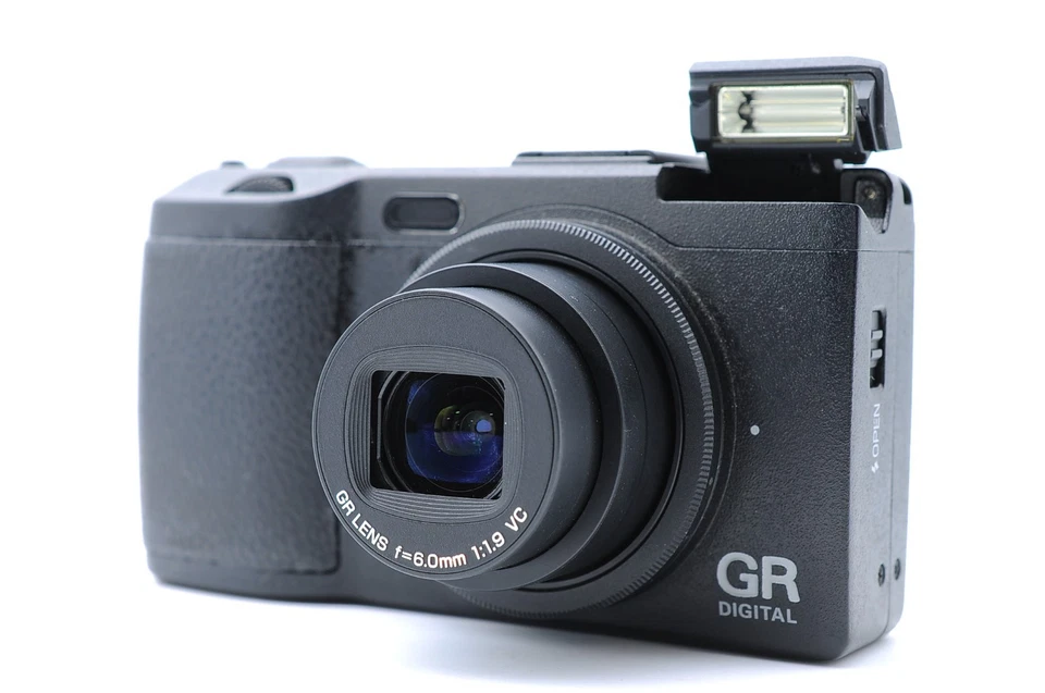 Near Mint Ricoh GR Digital IV 10.4MP Digital Camera Black Shutter Count 2782 - Image 3 of 4