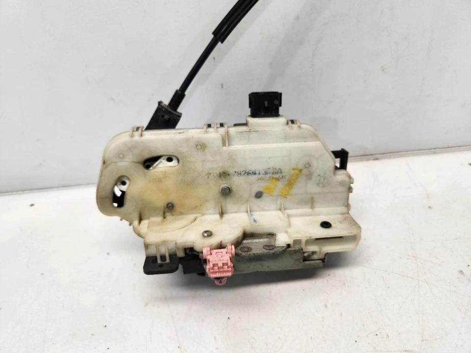 Pestillo de puerta trasera izquierda para conductores Ford Focus 2008 (sedán) - eléctrico Foto 3 de 4