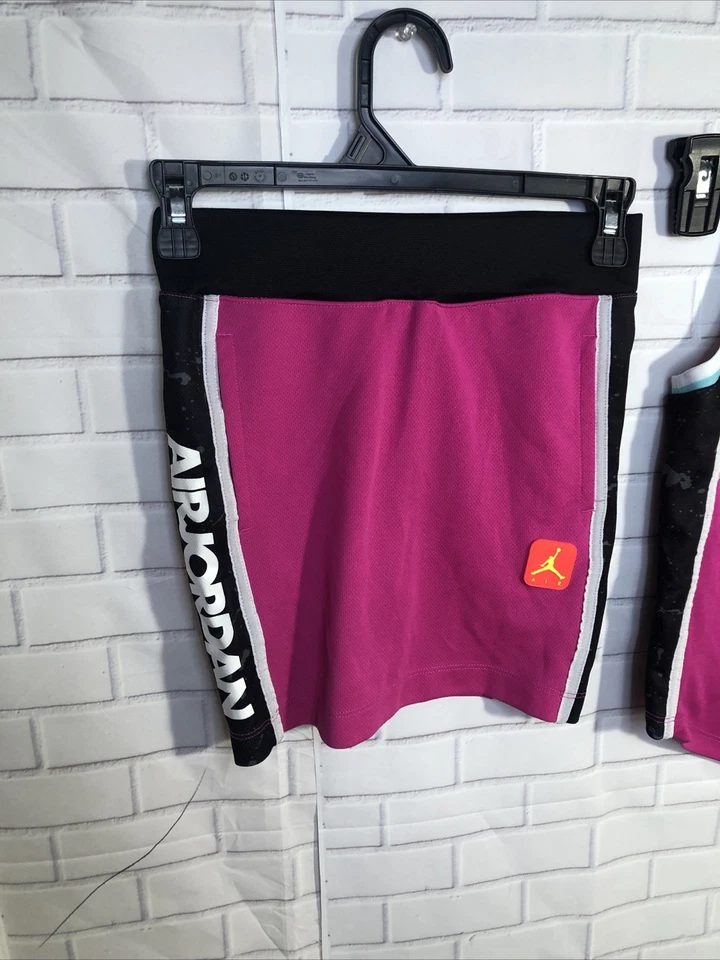 Conjunto de falda y camisa para niñas Nike Air Jordan talla S (8-10) Foto 2 de 4