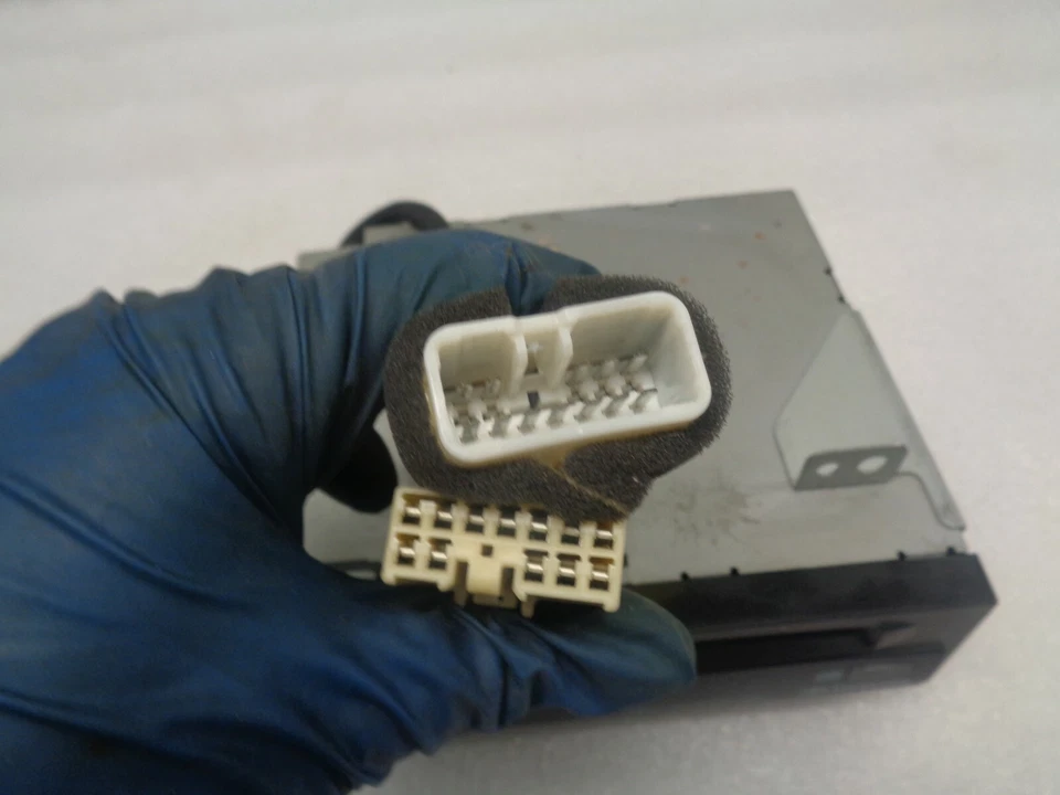 2001-2003 Toyota Prius Audio Equipment Radio CD Player 08601-47801 OEM AK210509 - Image 3 of 4