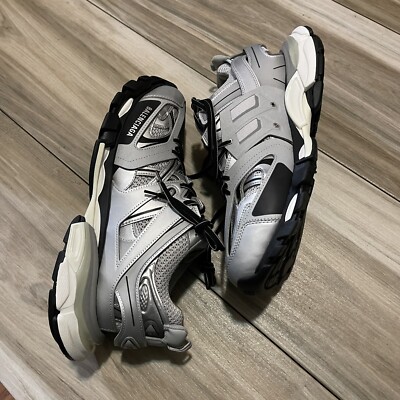 NEW Balenciaga Track Trainer Metallic Silver 542023WCD18100 NEW Balenciaga Track Trainer Metallic Silver 542023WCD18100