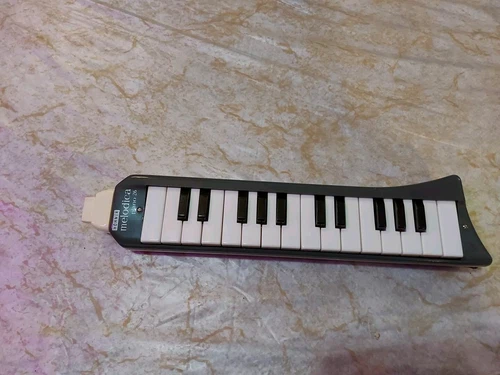VINTAGE HOHNER MELODICA PIANO 26  MOUTH PIECE, Works,(as-is).