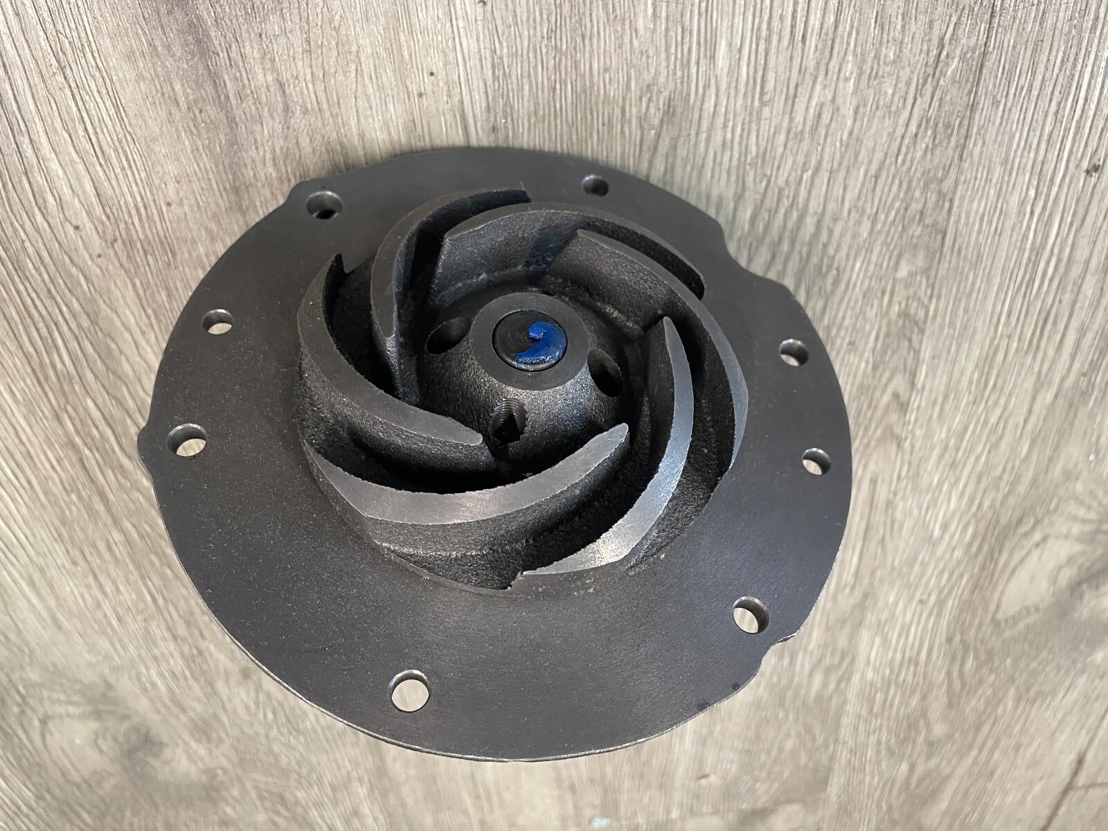 ROLLS ROYCE SILVER SHADOW   NEW WATER PUMP  FITS FROM 1974 TO 1980