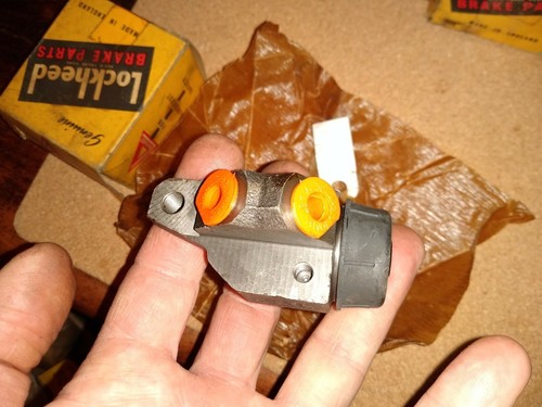CILINDRO DE FRENO RUEDA DELANTERA R/H - FORD TRANSIT MKI - SISTEMA MÉTRICO DE CIRCUITO ÚNICO - Imagen 4 de 4