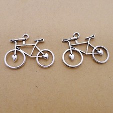 Venta de 12/30 PIEZAS, BICICLETA plata antigua, colgante con dije de bicicleta JHS90