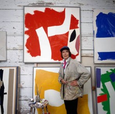 English artist painter Sandra Blow posed in front of her paintings - Old Photo 1