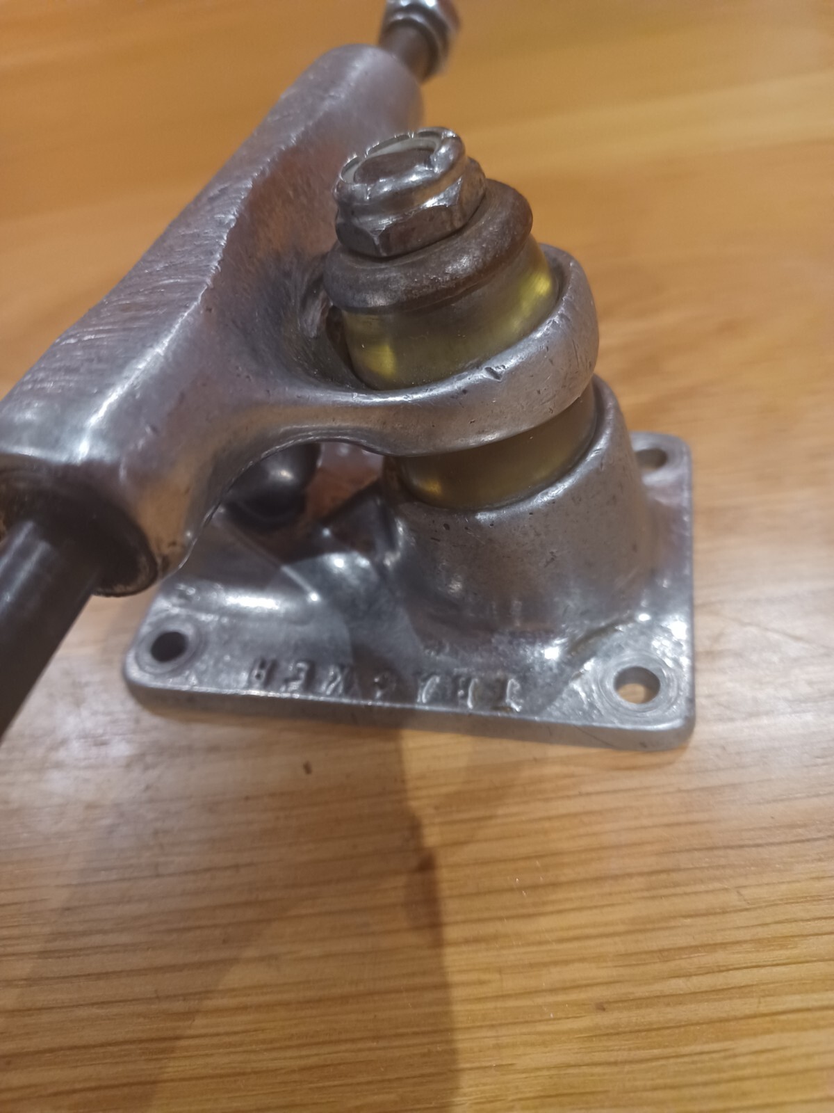 Vintage Tracker Mid Trucks 5