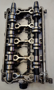 AUDI VW Zylinderkopf Einspritzdüse Nockenwelle Cylinder head 03G103308C