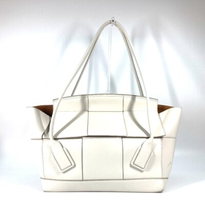 【関税&送料込】Bottega Veneta Arco Medium Tote In Maxi Intr BOTTEGA VENETA 575943 Maxi Intrecciato Arco medium Bag