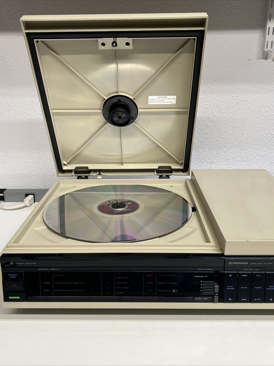 Pioneer video disc player PR-8210 Laserdisc PR-8210-R + DISC