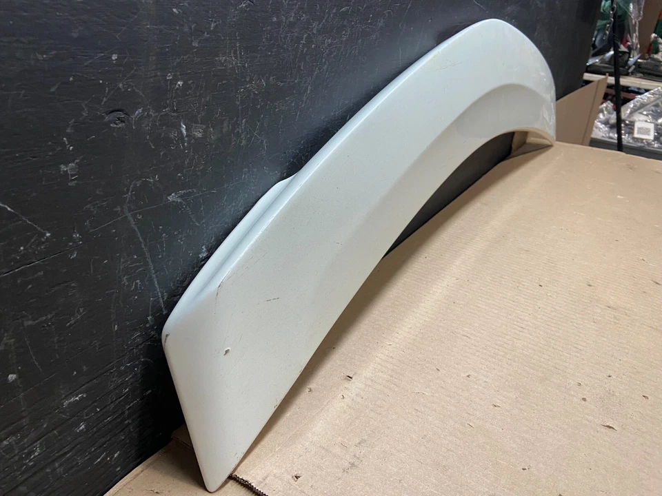 Nissan Sentra 2013-2019 alerón trasero superior negro OEM 960303RM0A E8548 DG1 Foto 3 de 4