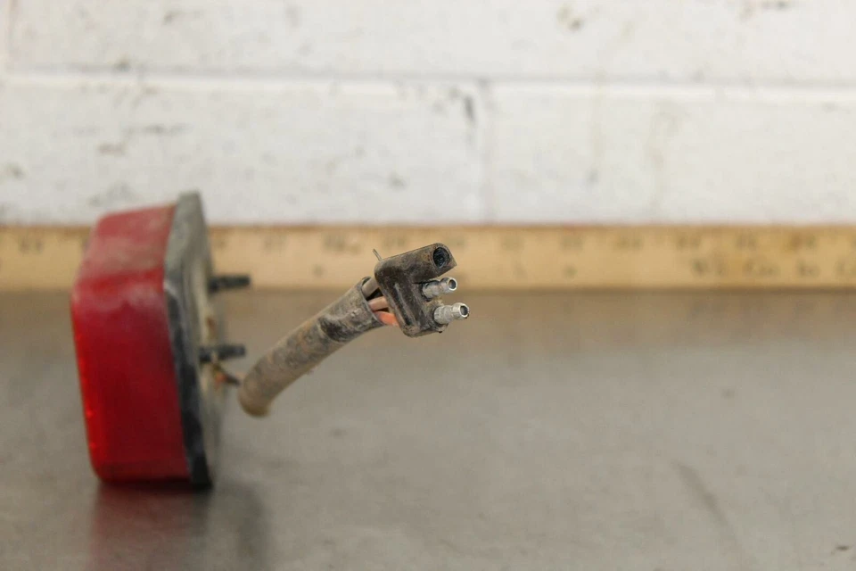 1996 POLARIS XPRESS 300 LEFT RIGHT REAR TAIL TAILLIGHT BACK BRAKE LIGHT A428 - Image 3 of 4