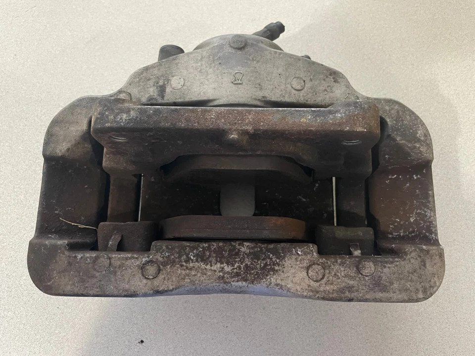 BMW 745i 750i E65 2000-2005 ~ Pinza de freno delantera izquierda ~ 34116756303 Foto 2 de 4