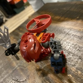 LEGO Bionicle 4879 And 4877