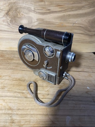 Revere 8 Model Seventy 70 Magazine Cine Camera with Animar 12.7mm f/2.8 Lens V29