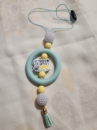 Perlen Auto Anhänger für Rückansicht "Ich brauche Vitamin Meer" Handarbeit blau & gelb - Bild 1 von 5