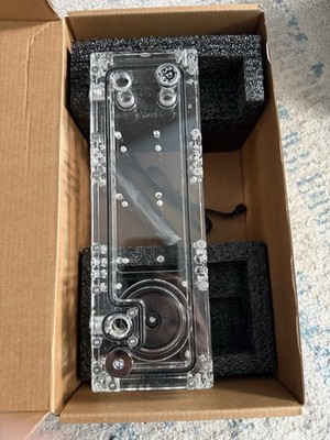 UNUSED Bitspower CR803 Pump & Distroplate