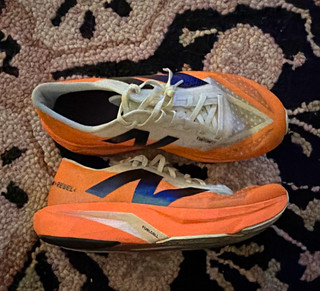 New Balance Herren Laufschuhe Top Schnürung orange/schwarz/weiß Gr. 45