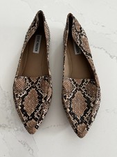Steve Madden Women's Feather Snake Pattern Slip On Shoe Size 9