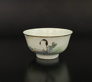 20th Century Qing Dynasty Lady Figure with character mark Vintage Chinese Bowl