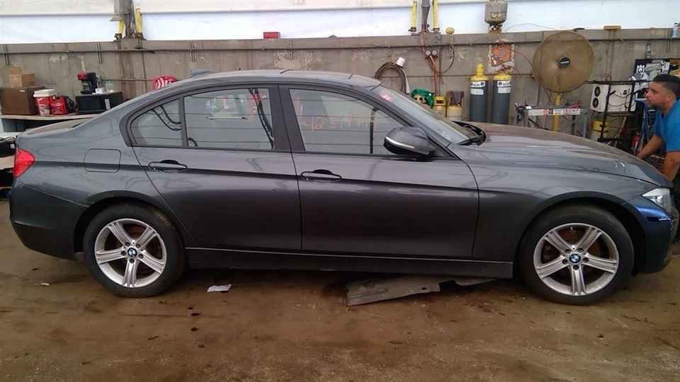 (LOCAL PICKUP ONLY) Driver Left Rear Door Vent Glass Fits 12-18 BMW 320i 6721271 Foto 4 de 4