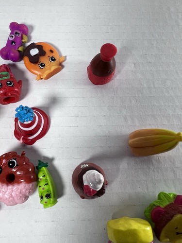 SHOPKINS Lot of 17-Random Characters-Mixed Seasons-Great Cond-USED Smoke free - Picture 5 of 11