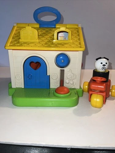 Vintage Fisher Price Discovery Cottage 136 Bike Dog Jumbo Little People House