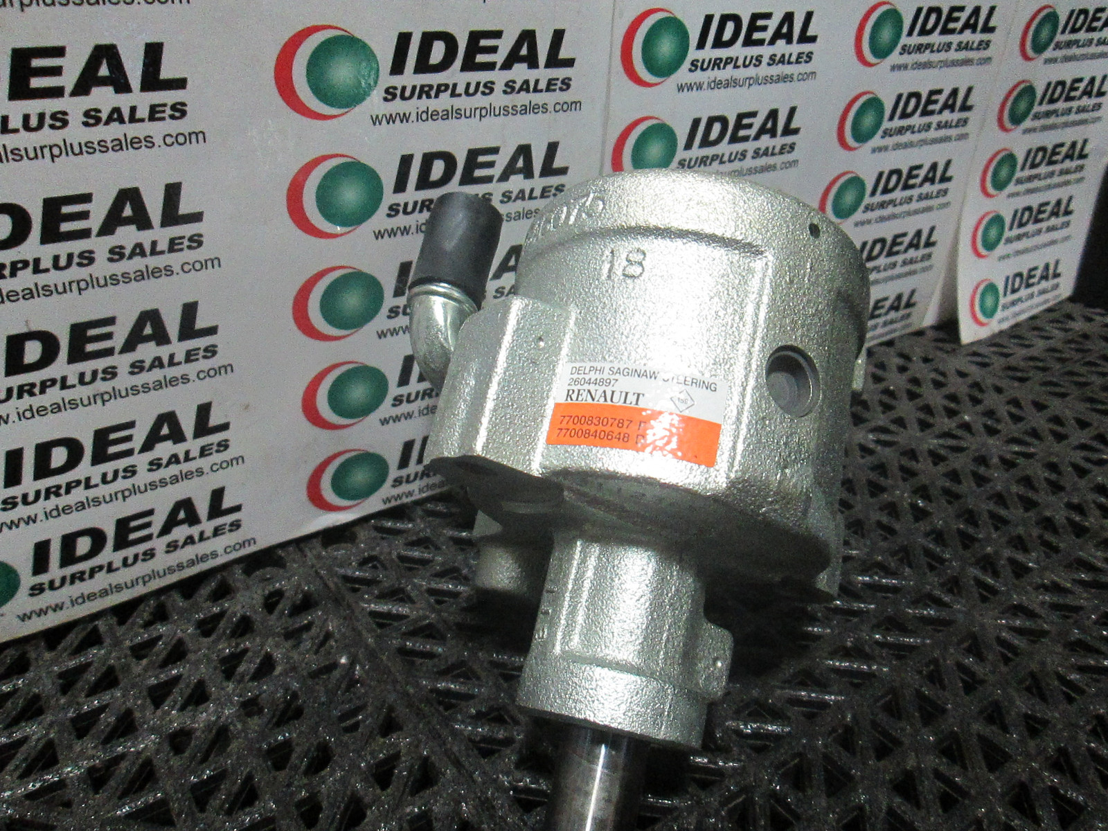 RENAULT 2604897 PUMP-New In Box img