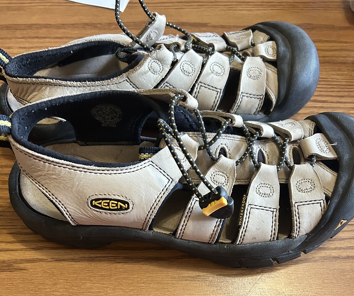 Sandali Keen donna punta chiusa pelle Newport Bungee outdoor misura 9 5 beige
