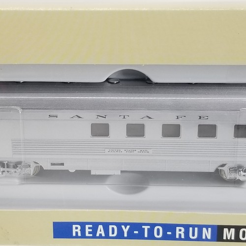 Walthers 932 6445 HO 63' Budd RPO Passenger Car Santa Fe Railroad Train Model - Picture 4 of 14