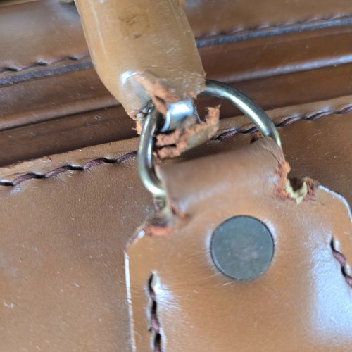 Old/Vintage Top Grain Cowhide Travelling Suitcase Brown 14.25H x 21.25L x 6.25W - Picture 22 of 22
