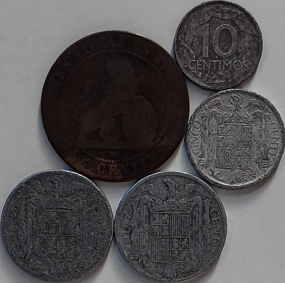 Lote de 40 monedas España: 5 10 céntimos, 1 5 10 25 100 500 pesetas, error borde recortado Foto 2 de 4