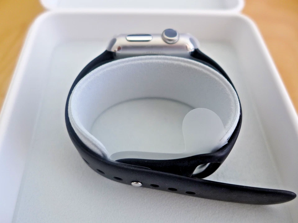 APPLE WATCH 1ST GENERATION 38MM STAINLESS STEEL/BLACK SPORT BAND A1553 MJ2Y2B/A - Image 2 of 4