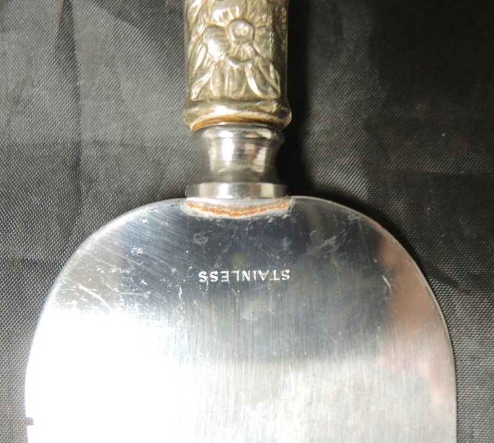 Antique Manchester Cake Knife - Morning Rose Pattern  - Image 4 of 4