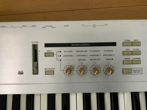 KORG TRITON Le Music Workstation As-Is For Parts From Japan Free Shipping - Picture 7 of 9