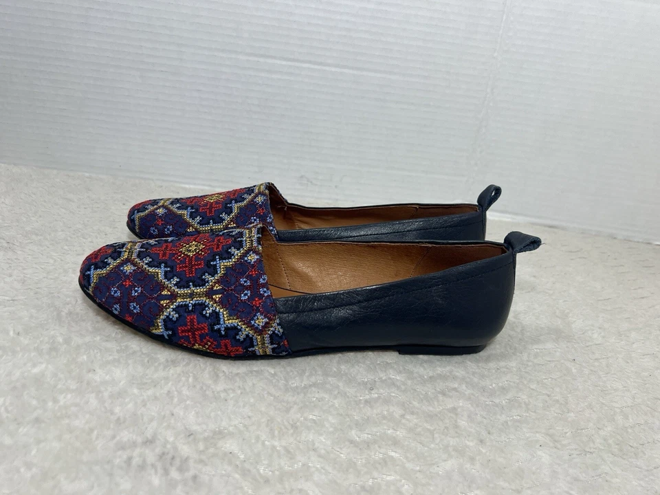 Sundance Catalog Women's Size 39 US 8.5 navy Leather Embroidered Flat Shoes - Image 4 of 4