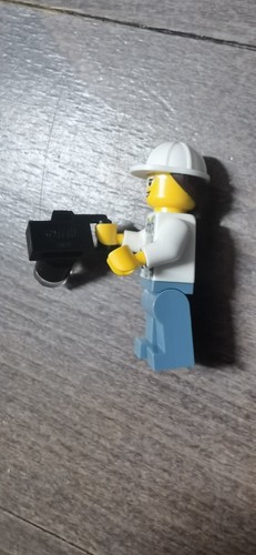 The LEGO City Volcano Explorer Scientist From Set 60124 cty0693 - Picture 4 of 5